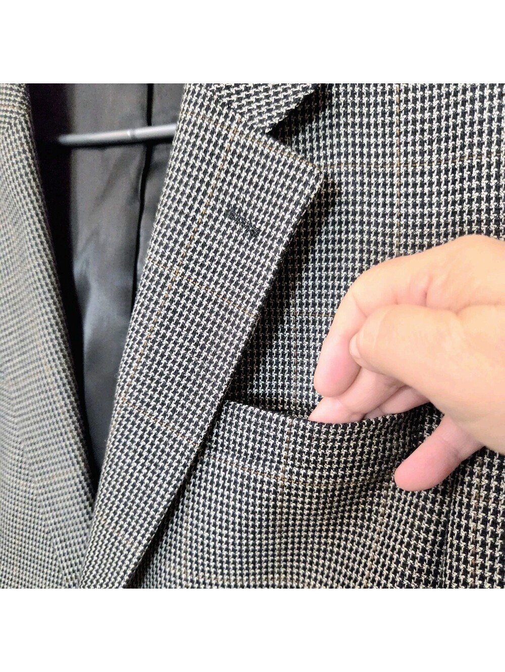 Jos A Bank Mens 42L Blazer 52% Silk 48% Wool Gray Houndstooth Sport Coat Jacket